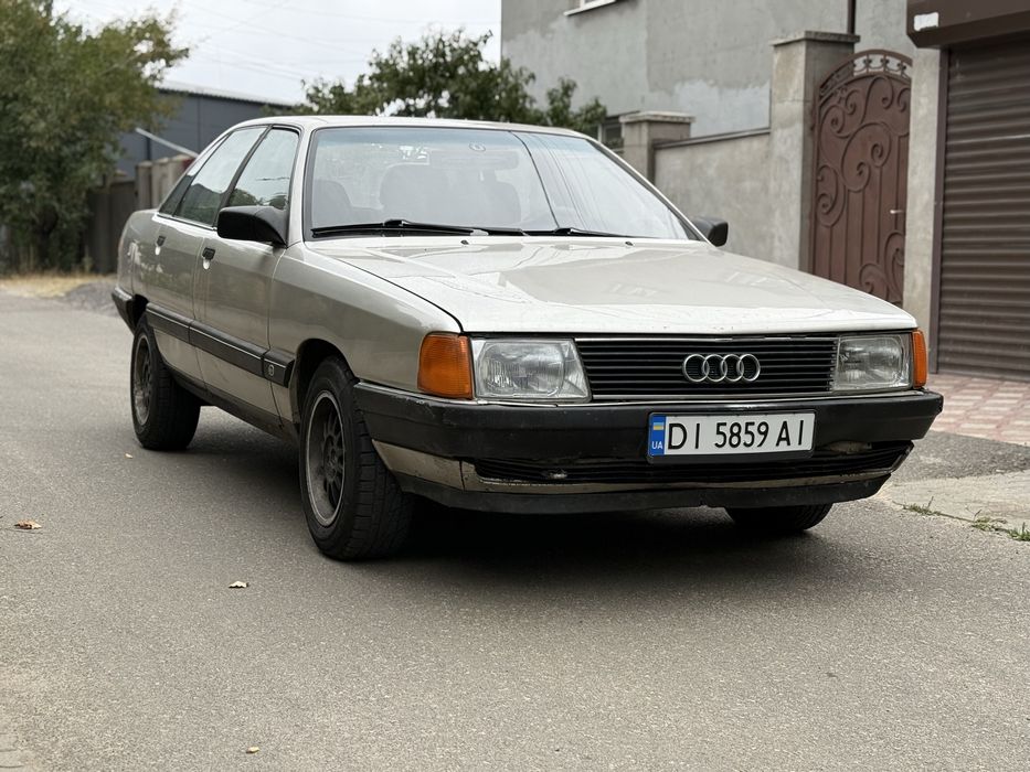 Audi 100 1988.