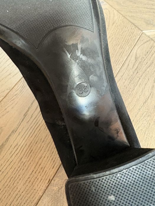 Czółenka na słupku Sergio Bardi