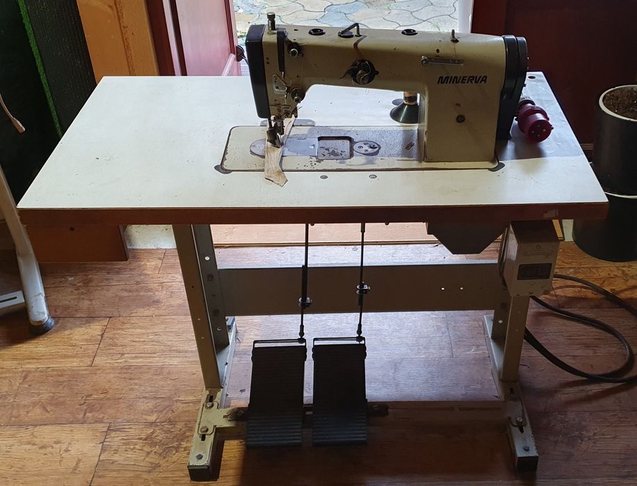 Maszyna do szycia jednoigłowa Minerva