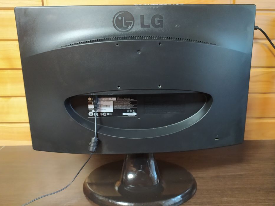 Монітор LG W1943C