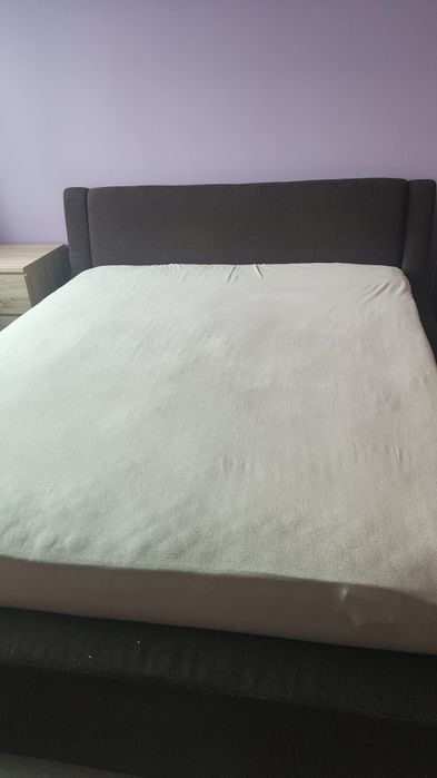 Cama de casal com estrado