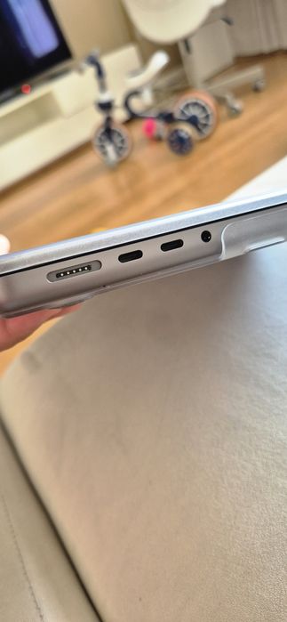 Macbook pro M3 16gRAM 512gb