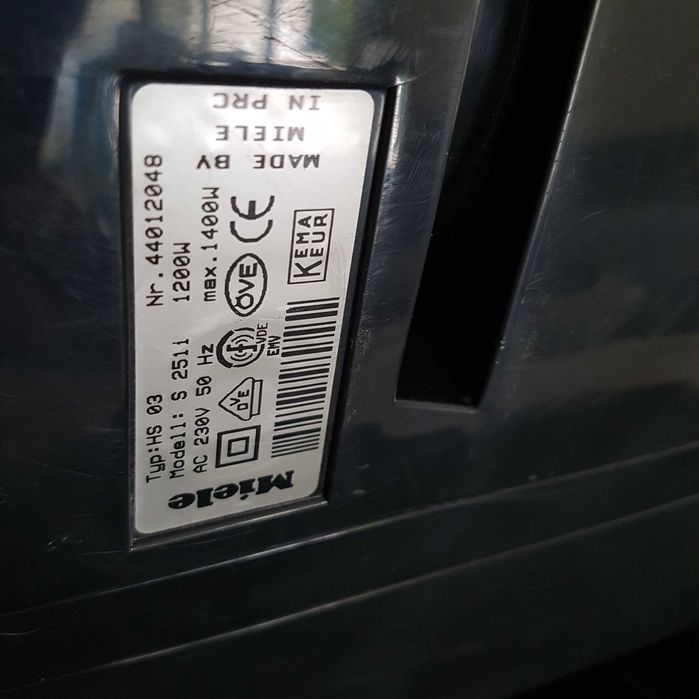 Miele odkurzacz 1400 W sprawny bardzo dobra moc