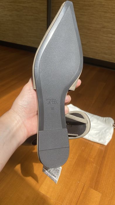 Слінгбекі Zara. Шкіра
