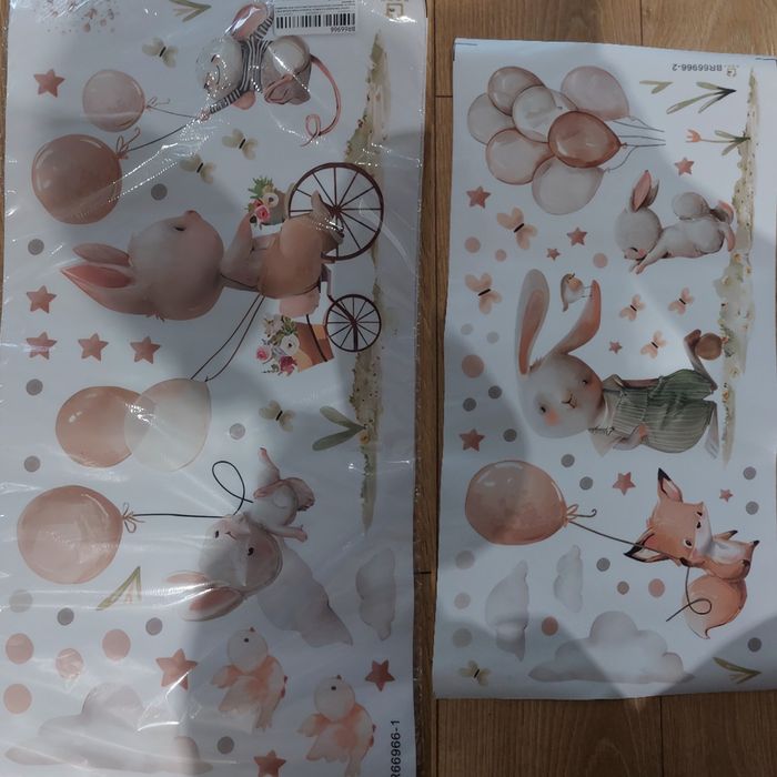 Naklejki na ścianę