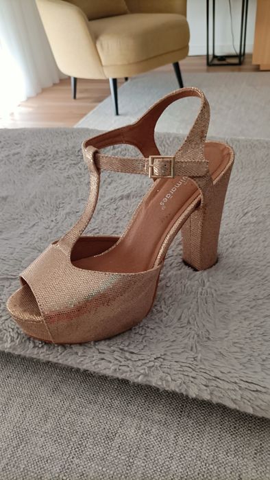 Sandálias n.39 Prateadas e douradas