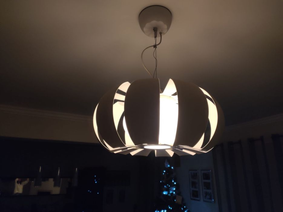 Candeeiro suspenso metal branco