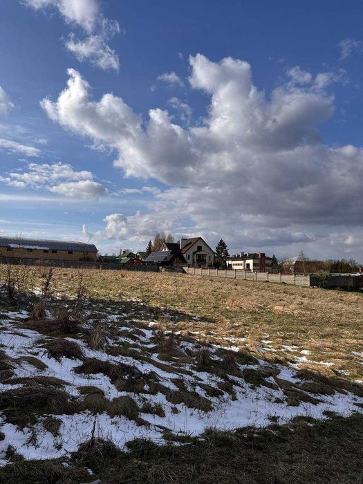 Продаж ділянки в с. Липники біля лісу