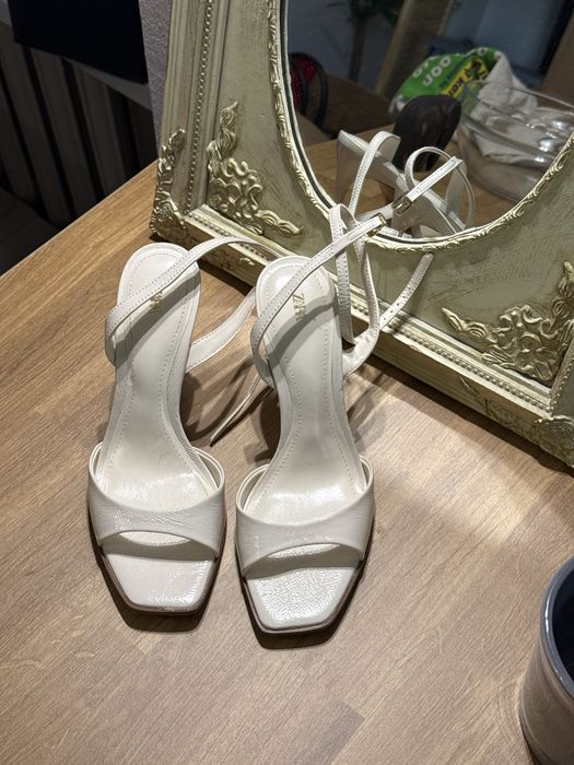 Босоніжки Zara 37 розмір