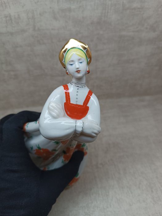 Kijów, porcelanowa figurka „Taniec rosyjski”