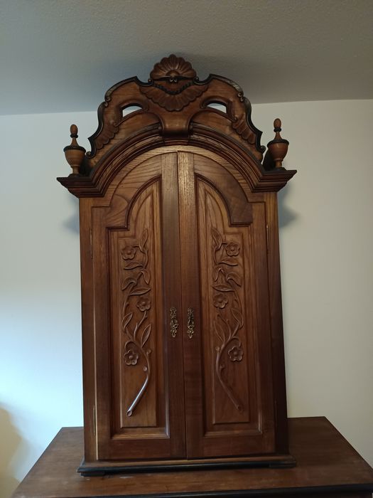 Oratório+ Cómoda + Cristo na cruz