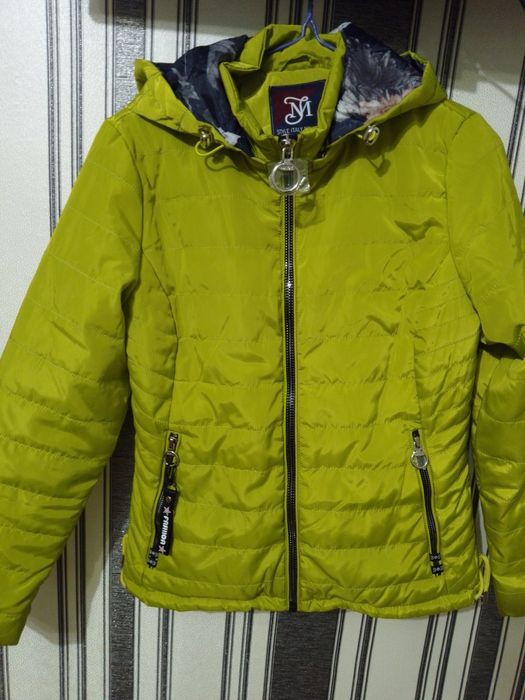 Куртка салатового кольору