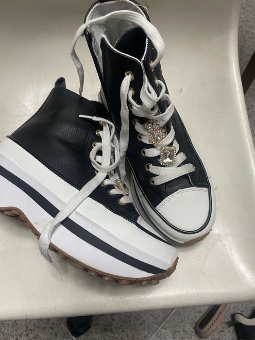 Calcado de senhora usado