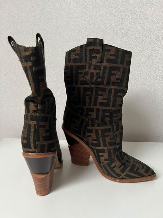 Казаки в стиле FENDI