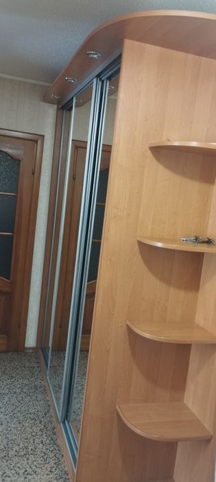 Продается шкаф-купе в коридор