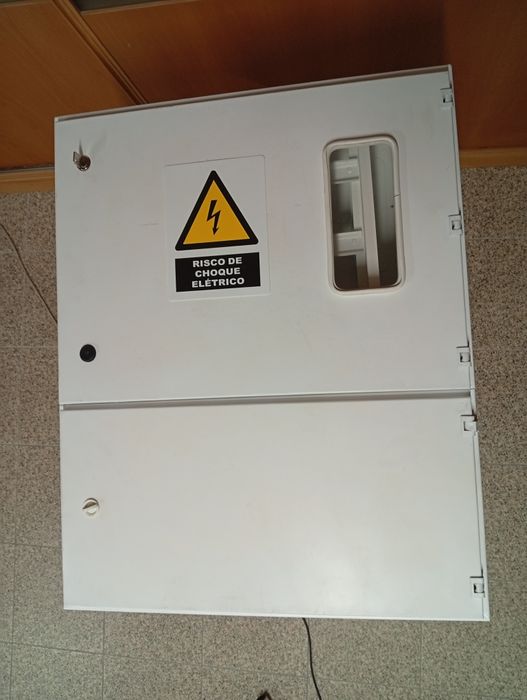 SERVIÇOS Montagem Quadros iletricos provisórios Trifásicos/Monofásicos