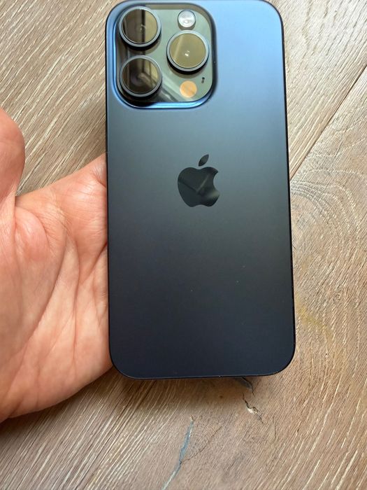 iPhone 15 Pro 256 GB granatowy