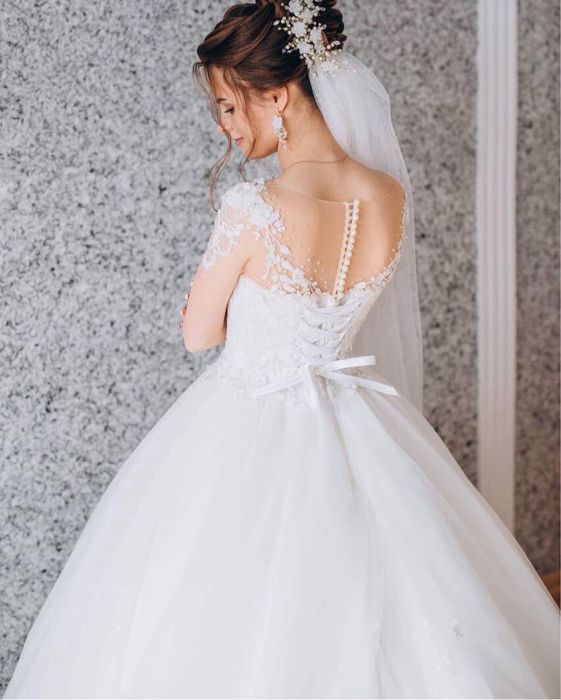 Весільна сукня