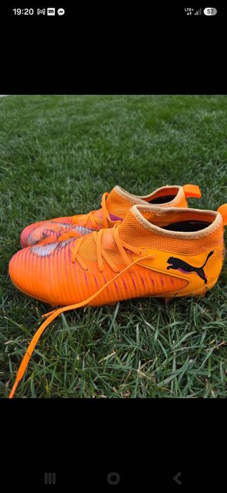 Korki piłkarskie Puma. Rozmiar 37