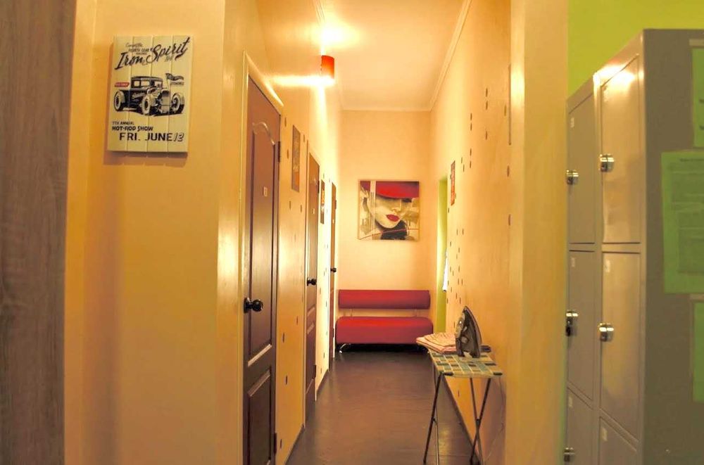 Аренда койко-места в 4х местной комнате, м.Лукьяновка, ТЕПЛО и СВЕТ!