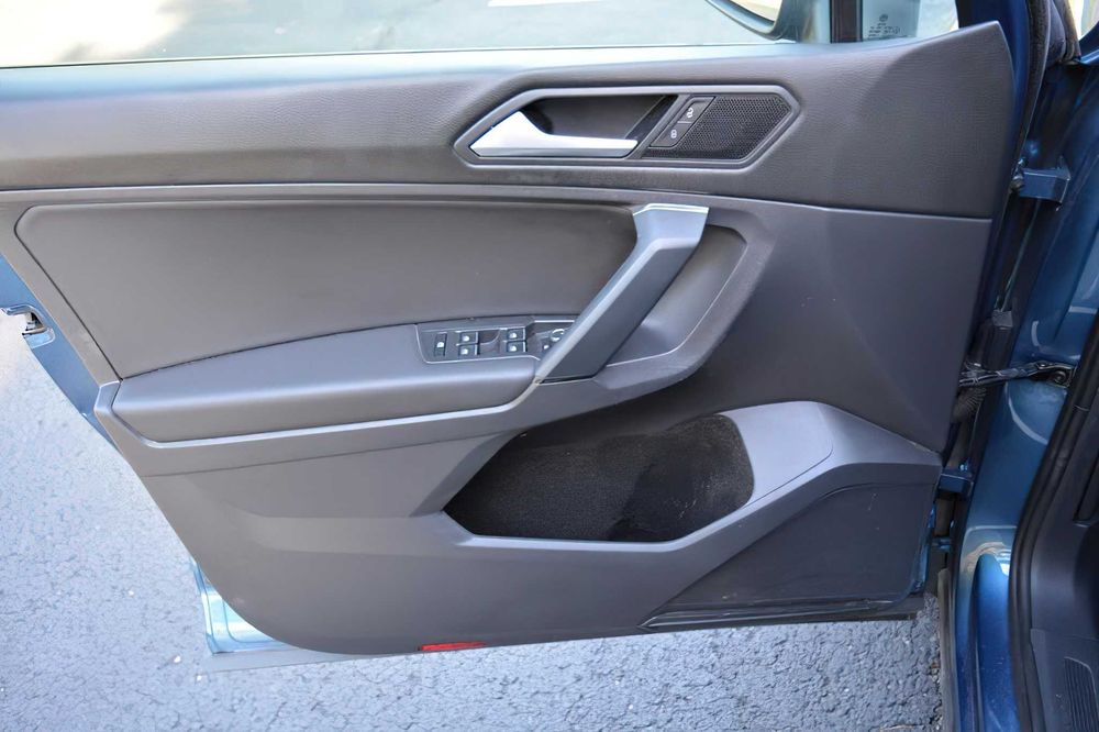 Volkswagen Tiguan      2020