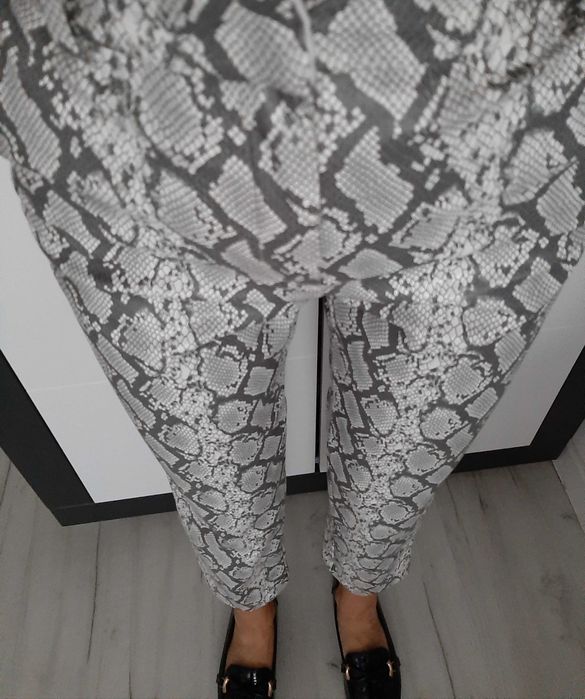 MONKI spodnie wysoki stan proste nogawki XXS 32