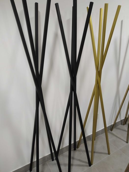 Cabides (bengaleiros) em inox e em ferro lacado