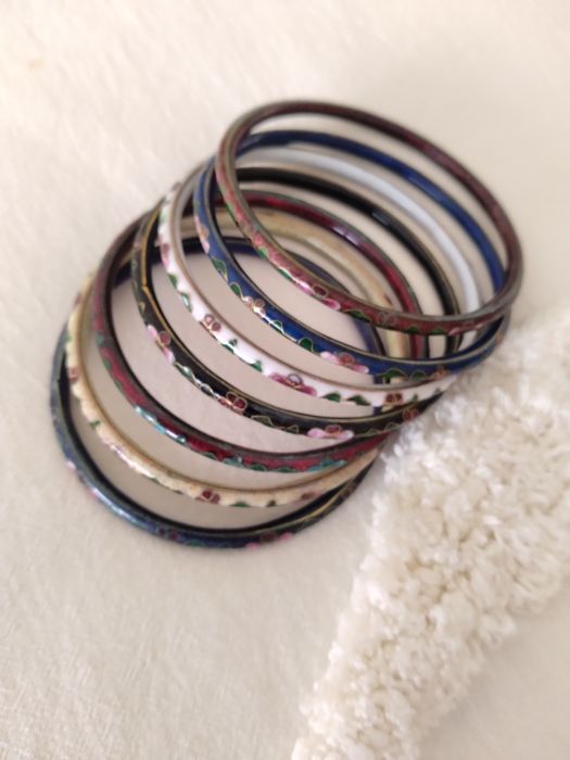 Sete escravas em cloisonné