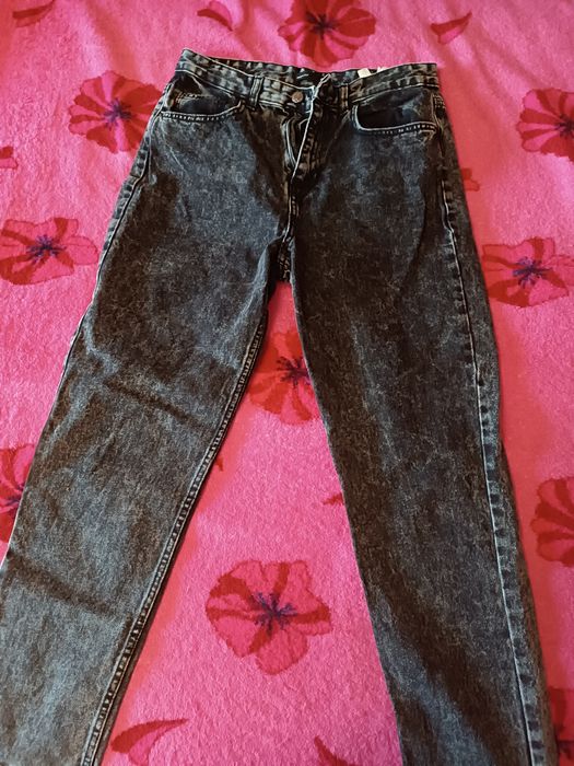 Продам джинсы мом 2 пары