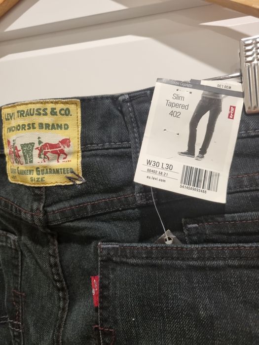Jeansy męskie Levi's Slim Tapered 402 - rozm. 30 / 30 - ciemny grafit