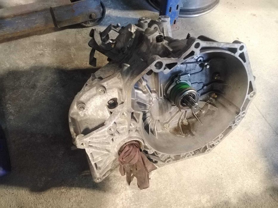 Caixa de 5 Velocidades Opel Zafira A 2.0 DTi a Gasóleo 85 cv