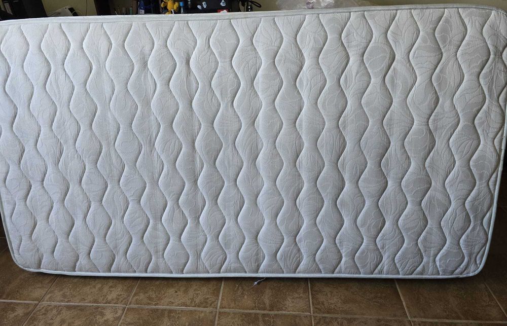 Estrado cama solteiro com colchao