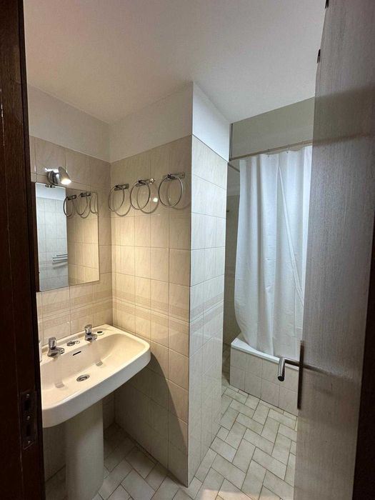 Arrendamento de quartos em apartamento, na Avenida Elisio de Moura, Coimbra