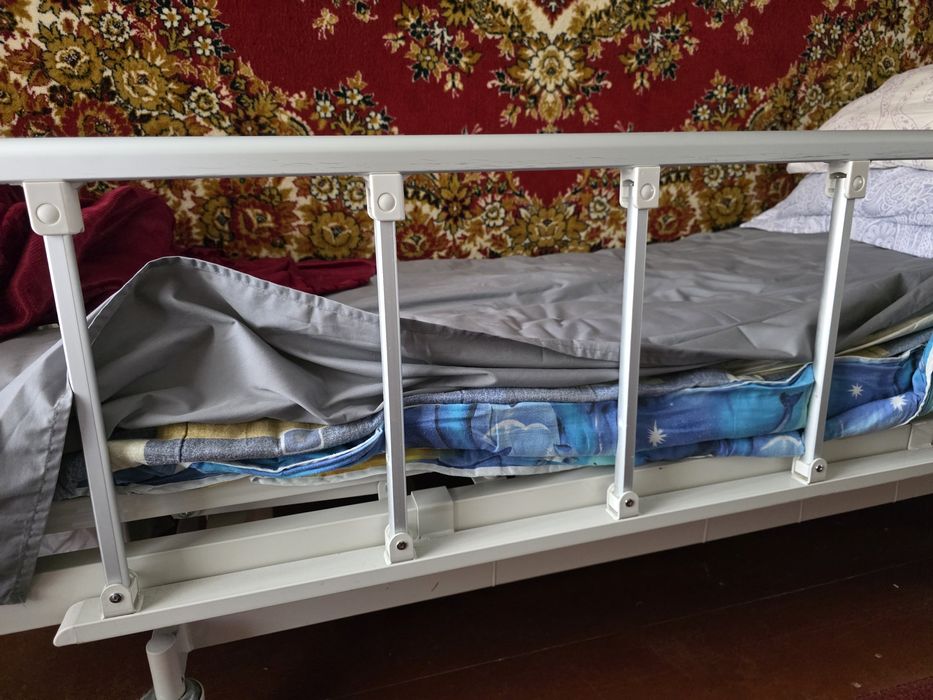 Ліжко функціональне з електроприводом, б.в.