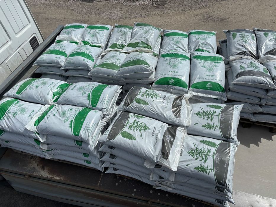 Ziemia uniwersalna, do iglaków, kompost opakowania 25kg 50L, 60L