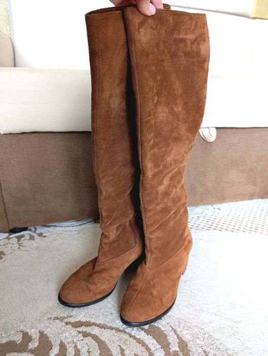 Високі замшеві сапоги чоботи