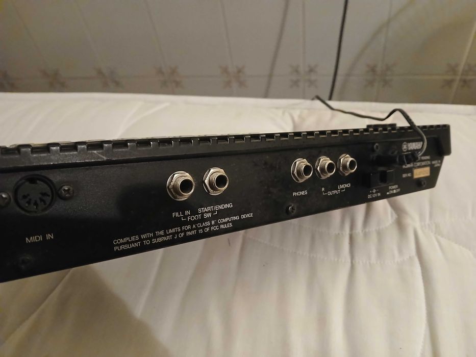 Programador rítmico digital Yamaha RX120