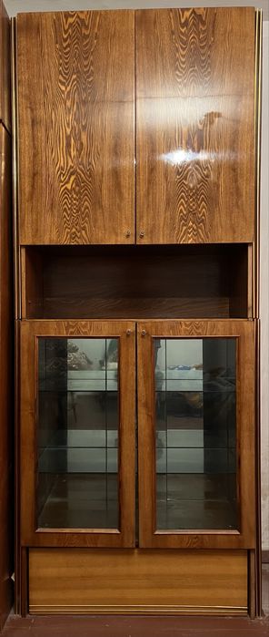 Стара шафа в хорошому стані