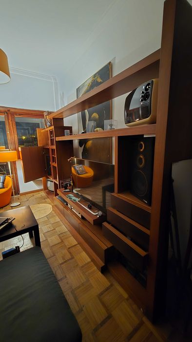 Grande estante moderna para sala