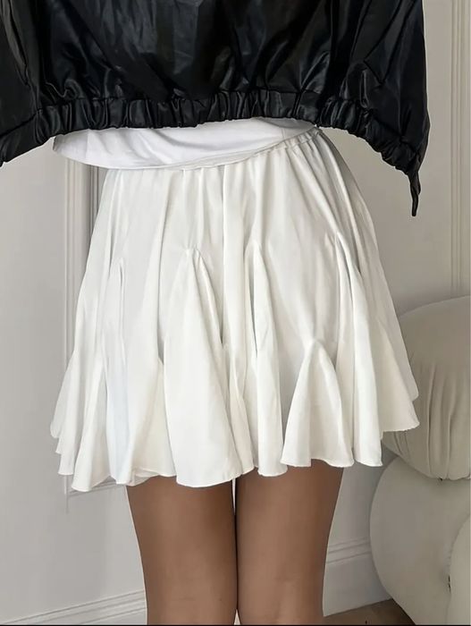 Спідниця біла весна-літо