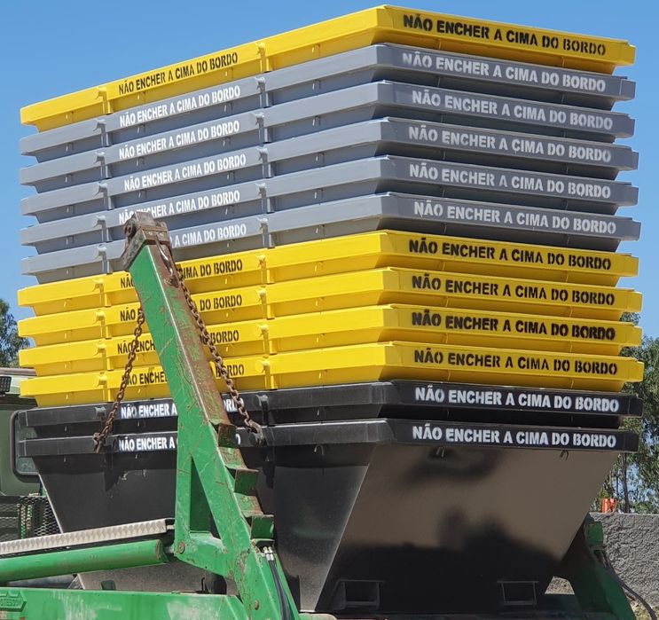 CONTENTORES e CARRINHAS para recolha de entulho e lixo de obras
