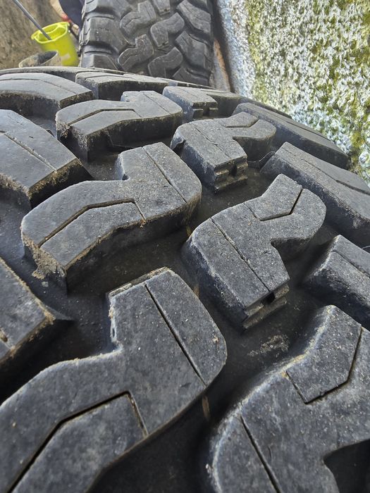 Pneus  e jantes 17  Nissan Navara D40