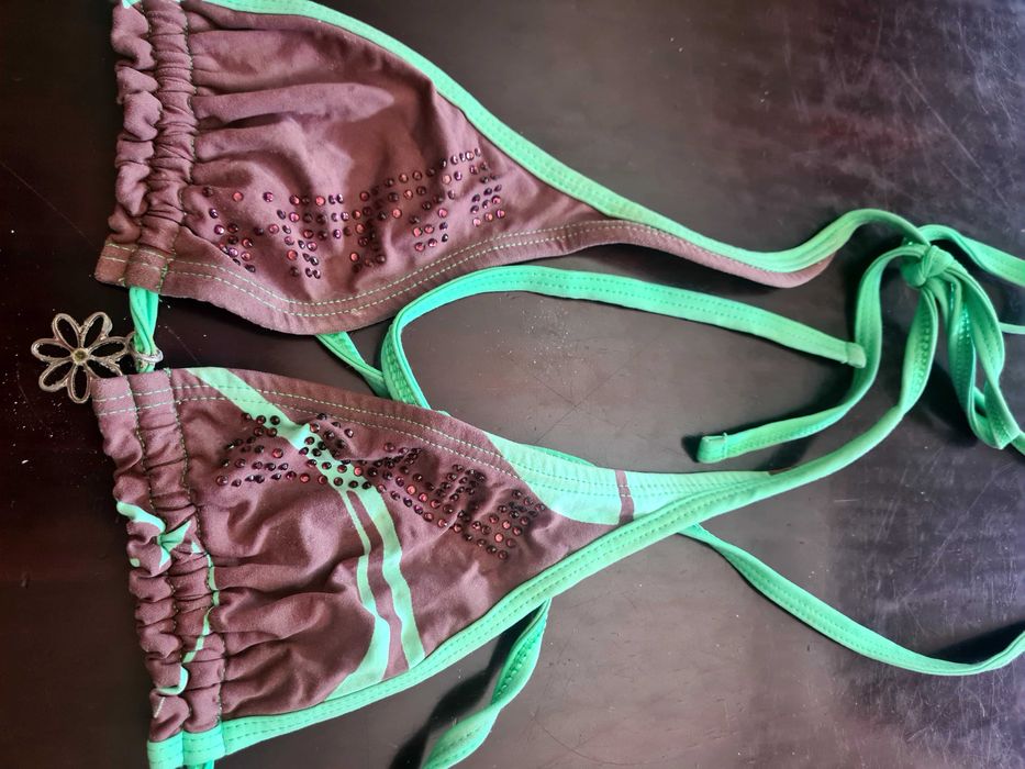 Biquíni  Conj. Morena Rosa Tam m + parte de cima rosa os 2 por 7 euros