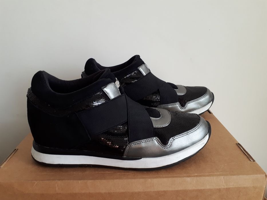 Guess Sneakersy adidasy buty koturn 40 czarne cekiny oryginalne