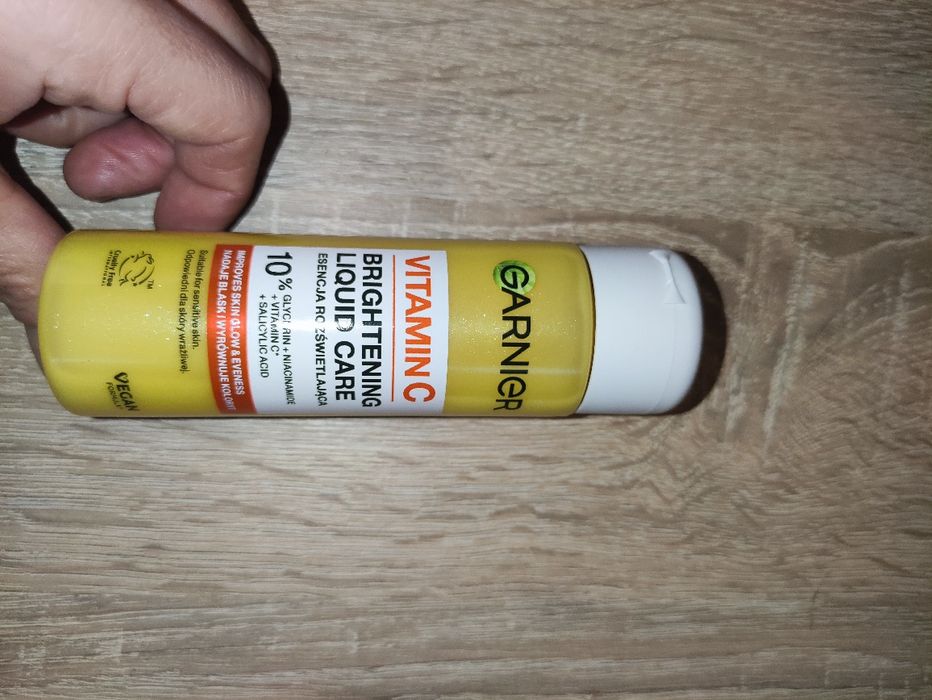 Garnier Vitamin C Brightening liquid Care – esencja rozświetlająca