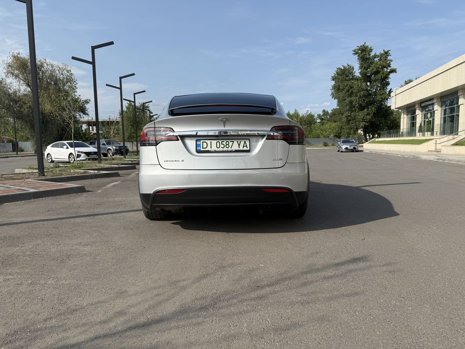 Продам Tesla X 100 D