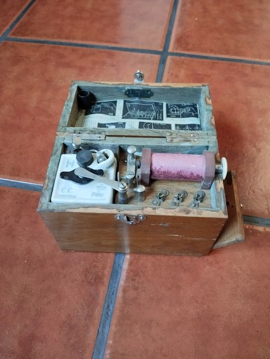 Antigo aparelho medico princípios sexc XlX