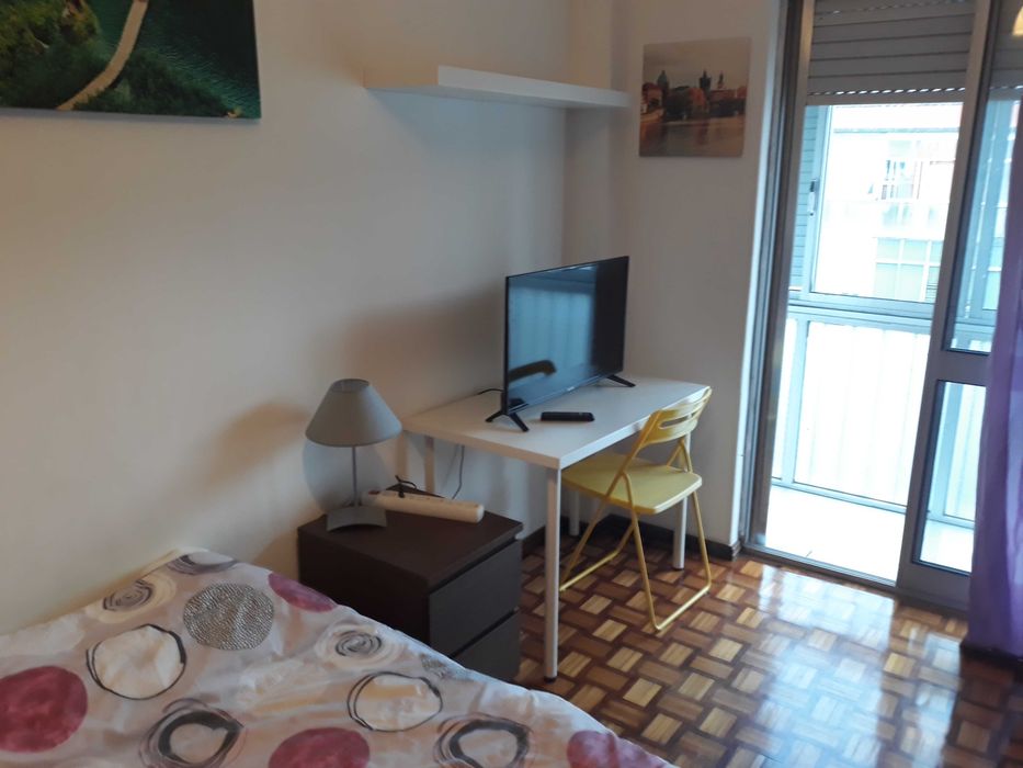 Quartos casal em T3 de charme. Graça. Lisboa.