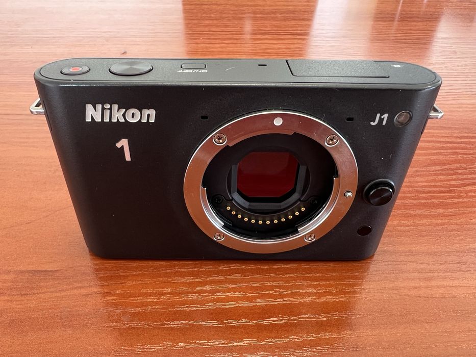 Nikon 1 J1 + obiektyw Oreo