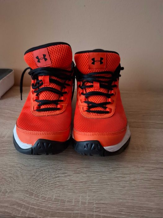 Buty do koszykówki Under Armour Jet Mid 36,5